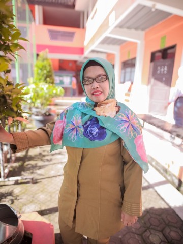 Irma Sovia Hidayat, S.Pd
