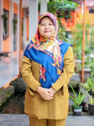 Pusti Kusumawati, S.Pd