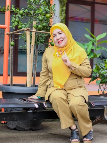 Eni Nuraeni, S.Pd, M.M.Pd